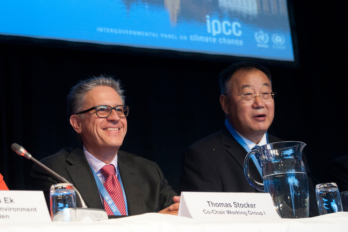 Klimaprofessor Thomas Stocker, hier an der Plenarversammlung der IPCC Arbeitsgruppe I 2013 in Stockholm, nimmt als Referent an der Bachelor Summer School teil. © Johannes Frandsen / IPCC