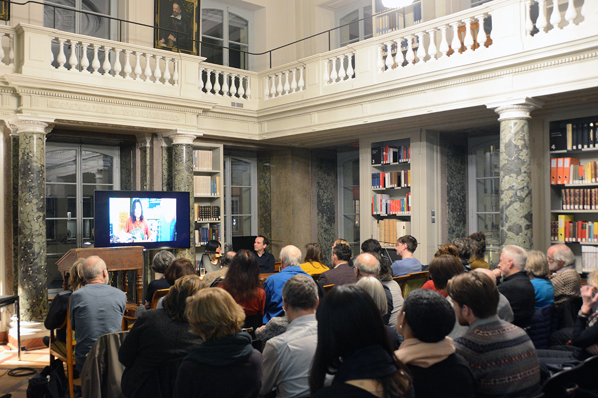 Das Publikum im Hallersaal kam in den Genuss einer Autorin und Filmemacherin, die sehr offen von ihrer Tätigkeit und Vergangenheit spricht.