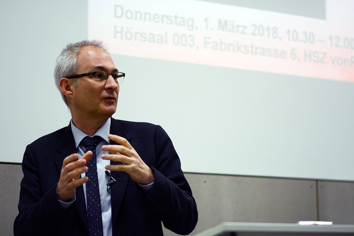 Regierungspräsident und Erziehungsdirektor Dr. Bernhard Pulver widmete sein Input-Referat der Rolle der Kantone im politischen System der Schweiz.