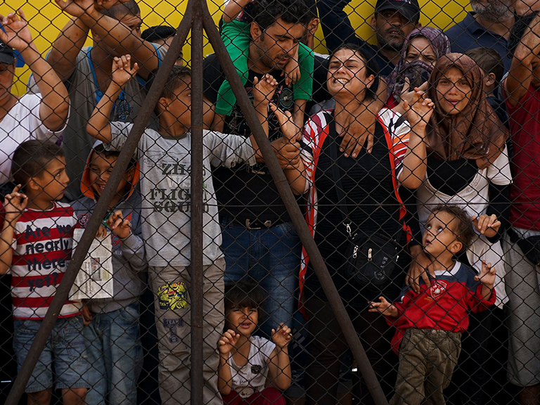 Menschen aus Syrien auf der Flucht während der sogenannten «Flüchtlingskrise» 2015 © Wikicommons, Bild: Mstyslav Chernov
