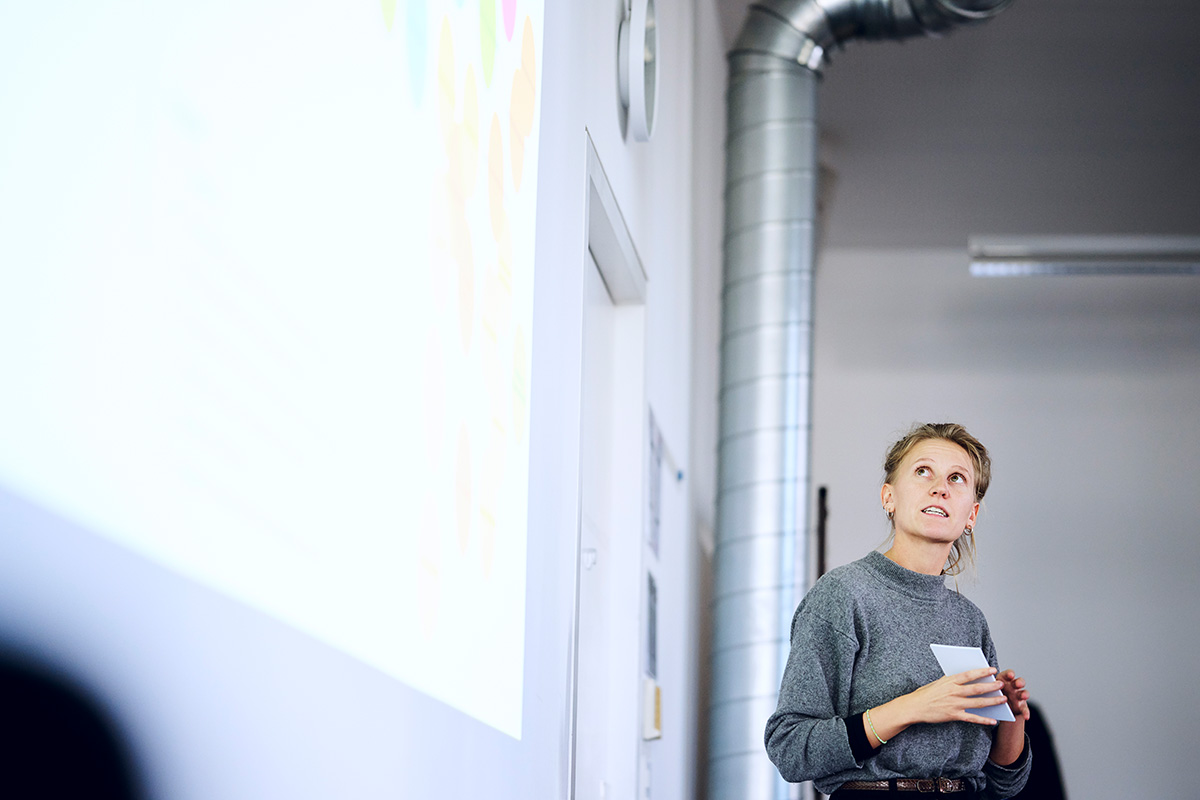 Laurenzia Karrer gab in ihrem Input-Referat einen Überblick zum Thema «Hate Speech». Karrer arbeitet am Center for Development and Environment (CDE) der Universität Bern.