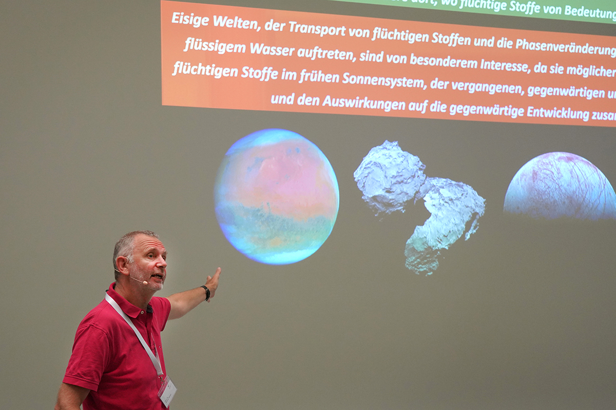 Der Direktor des Nationalen Forschungsschwerpunktes PlanetS, Nicolas Thomas, gibt einen Überblick über Stossrichtungen der Berner Weltraumforschung.