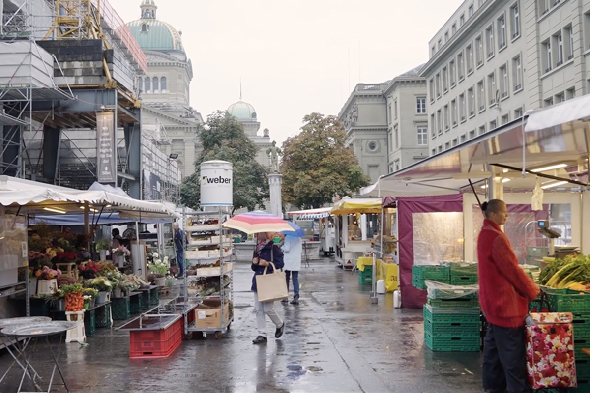 Trotz Regens liess sich auch im letzten Berner Sommer der Stadthitzeeffekt messen. Screenshot aus dem Video «Klimawandel und Sommerhitze, Urban Climate Bern, Teil 4: Zwischenbilanz» der Universität Bern.