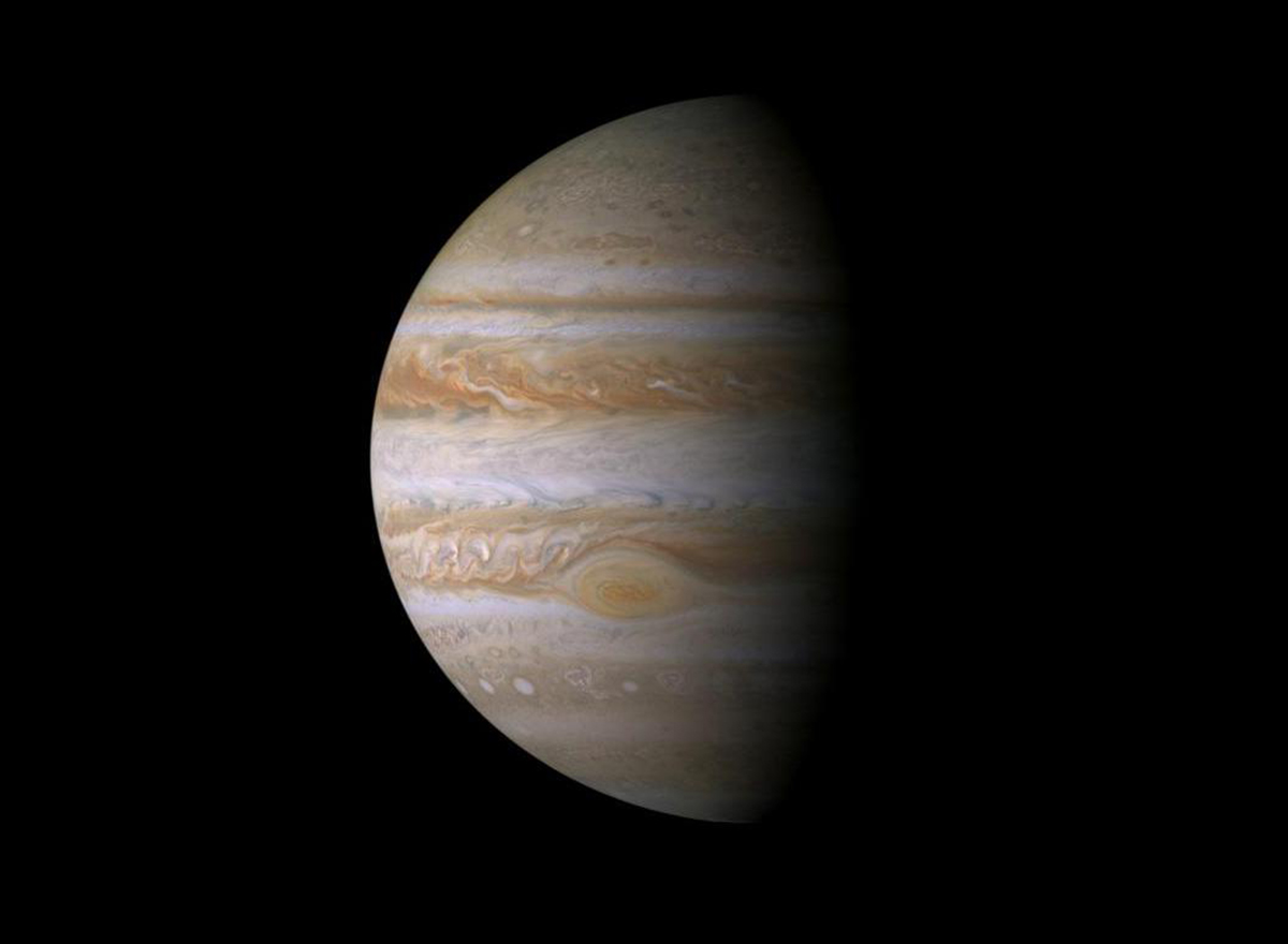 Diese Ansicht von Jupiter wurde aus Bildern konstruiert, die von der Kamera an Bord der NASA-Raumsonde Cassini am 29. Dezember 2000 während ihrer größten Annäherung an den Riesenplaneten in einer Entfernung von etwa 10 Millionen Kilometern aufgenommen wurden. © NASA/JPL/Space Science Institute