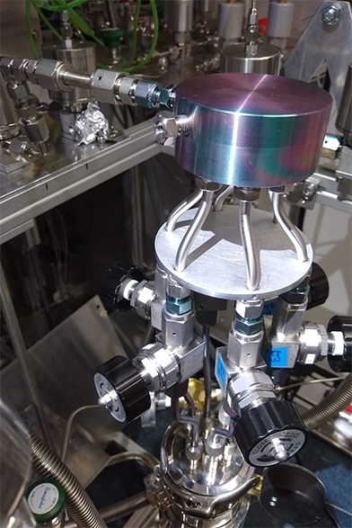 Aufbereitung des Probenmaterials mit der sogenannten «kontinuierlichen Laser-Sublimationsextraktion». © Klima- und Umweltphysik, Universität Bern