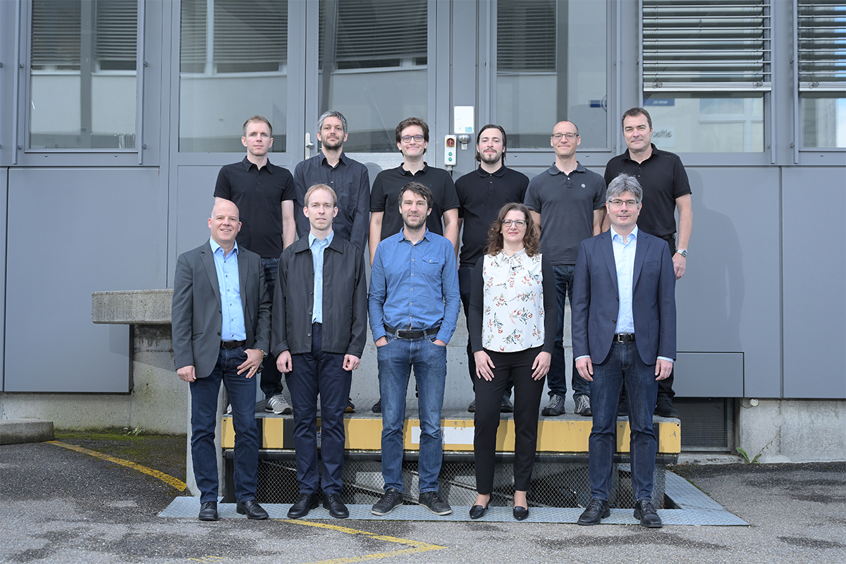 Das Team der Spacetek Technology AG mit Jürg Jost (vordere Reihe ganz rechts). © Spacetek Technology AG