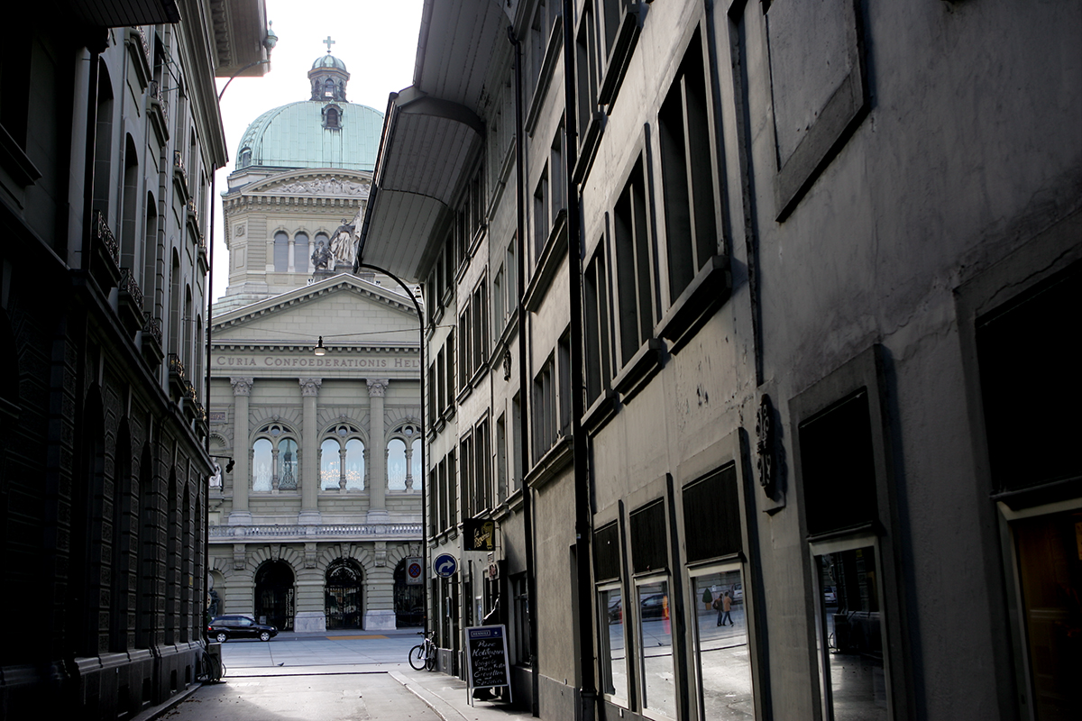 Blick auf das Bundeshaus: Bundespolitik als Forschungsobjekt - mit seinem Buch über den Bundesrat schliesst Adrian Vatter eine wichtige Forschungslücke. © Universität Bern