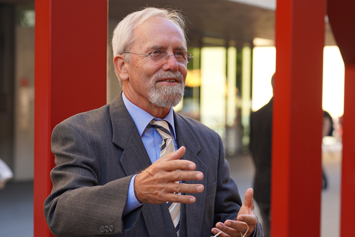 Prof. Dr. em. Andreas Kotte, Professor für Theaterwissenschaft und Gründungsdirektor des Instituts für Theaterwissenschaft (ITW) an der Universität Bern