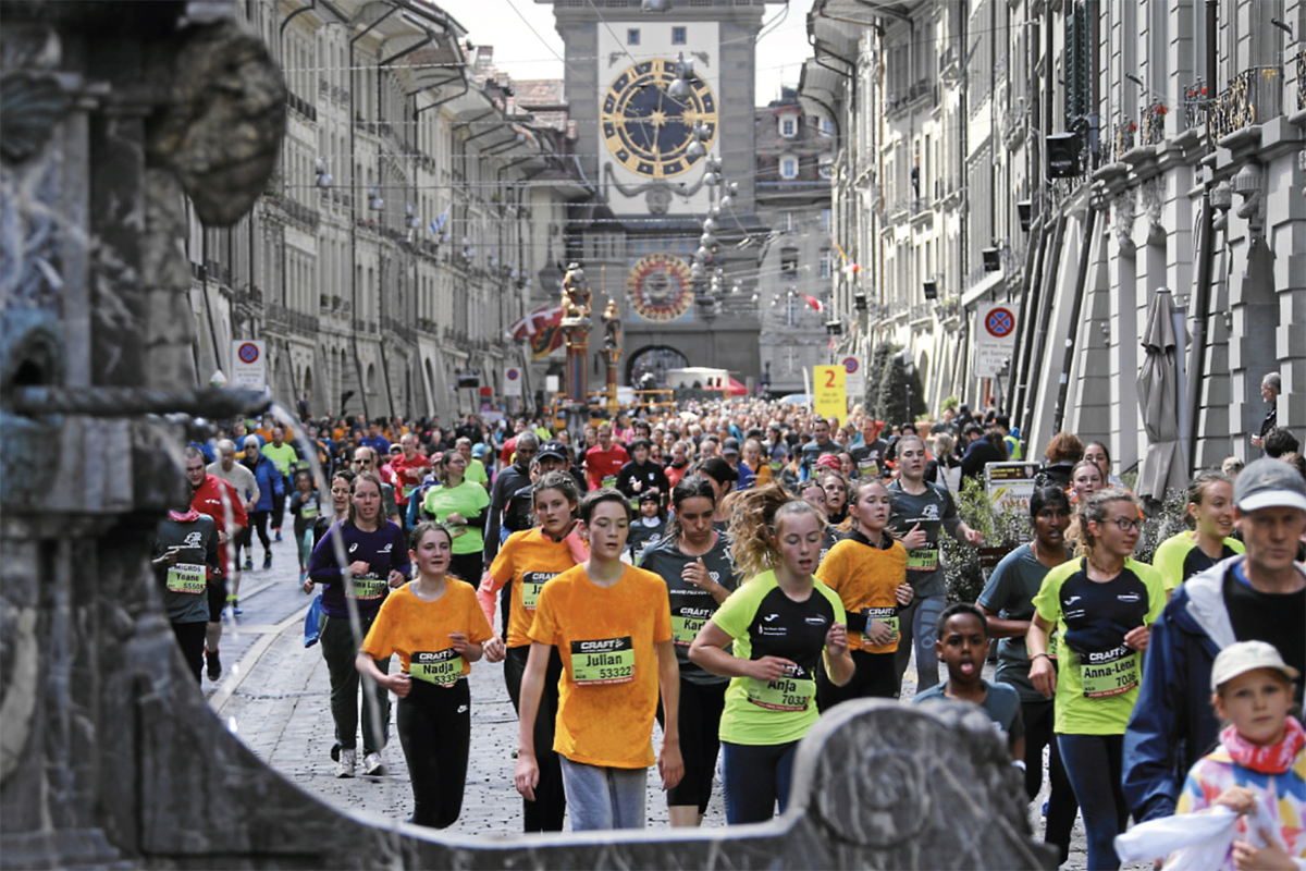 Über drei Viertel der Läuferinnen und Läufer des Grand-Prix von Bern reisen mit dem öffentlichen Verkehr an. Bild: swiss-image.ch