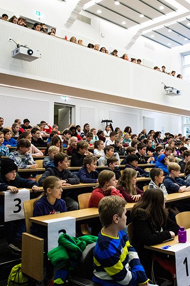 Die Kinder nahmen an der Einführung in die Welt der Wissenschaft und Universität in der UniS teil. Alle Bilder: © Abteilung für die Gleichstellung von Frauen und Männern, Universität Bern