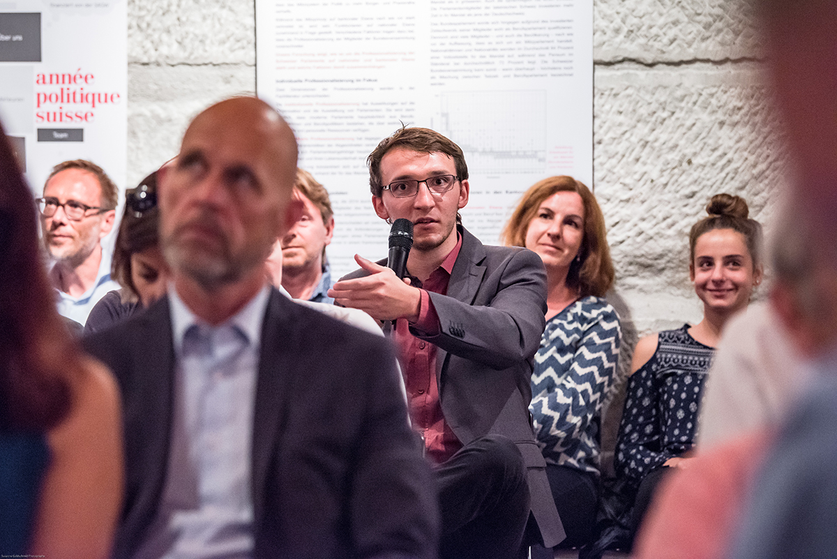 Am Schluss der Podiumsdiskussion wurden Fragen aus dem Publikum beantwortet. © Susanne Goldschmid / Polit-Forum Bern