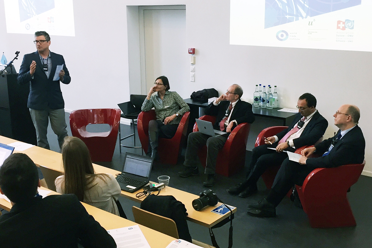 Manfred Elsig (WTI, Universität Bern), Lisa Isler (cinfo), Thomas Biersteker (Graduate Institute Genf) , Salman Bal (Political Affairs and Partnerships, UNO Genf), Thomas Gass (DEZA). © WTI