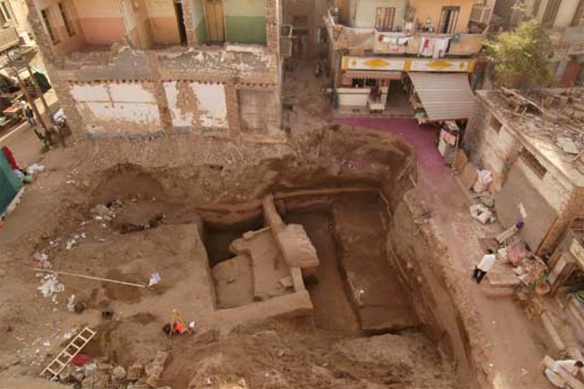 Die archäologischen Strukturen in Assuan sind unter meterhohen Schuttschichten verborgen. Bild zvg Stefanie Martin-Kilcher / Institut für Archäologische Wissenschaften