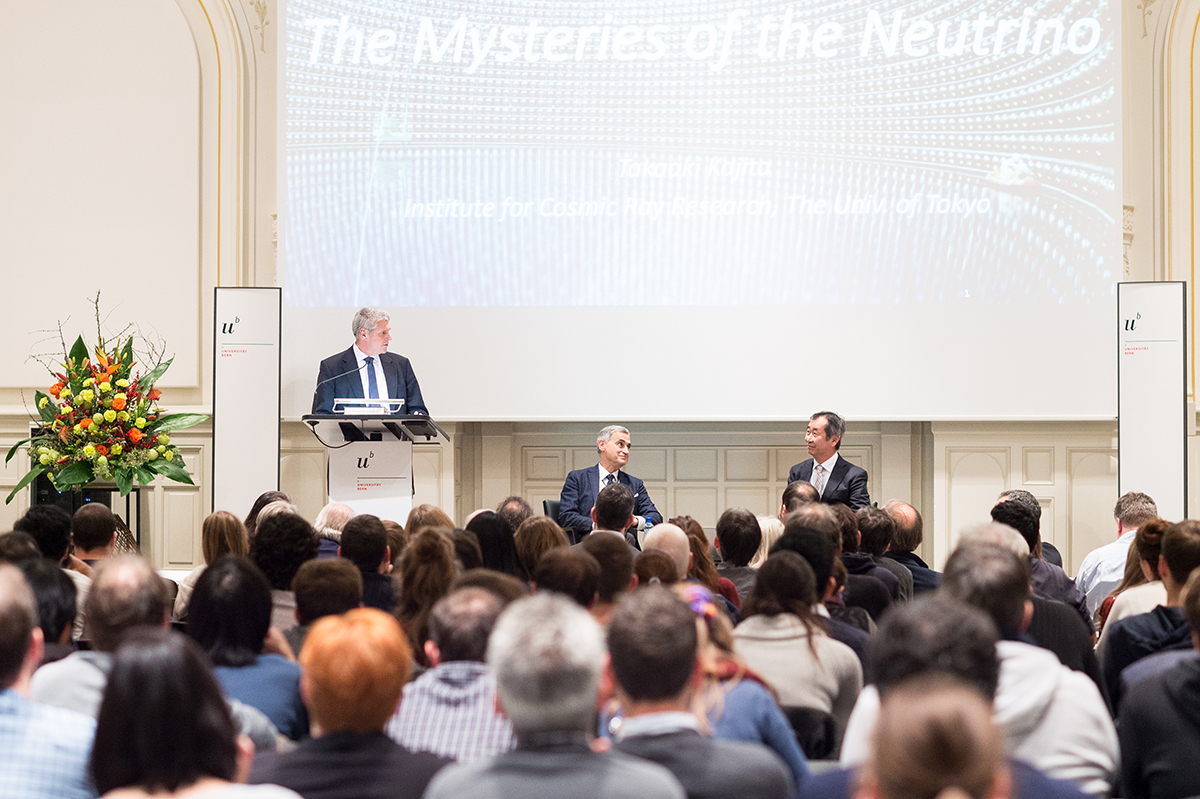 v.l.n.r.: Rektor Christian Leumann, Antonio Ereditato, Takaaki Kajita. © Universität Bern, Bilder: Ramon Lehmann