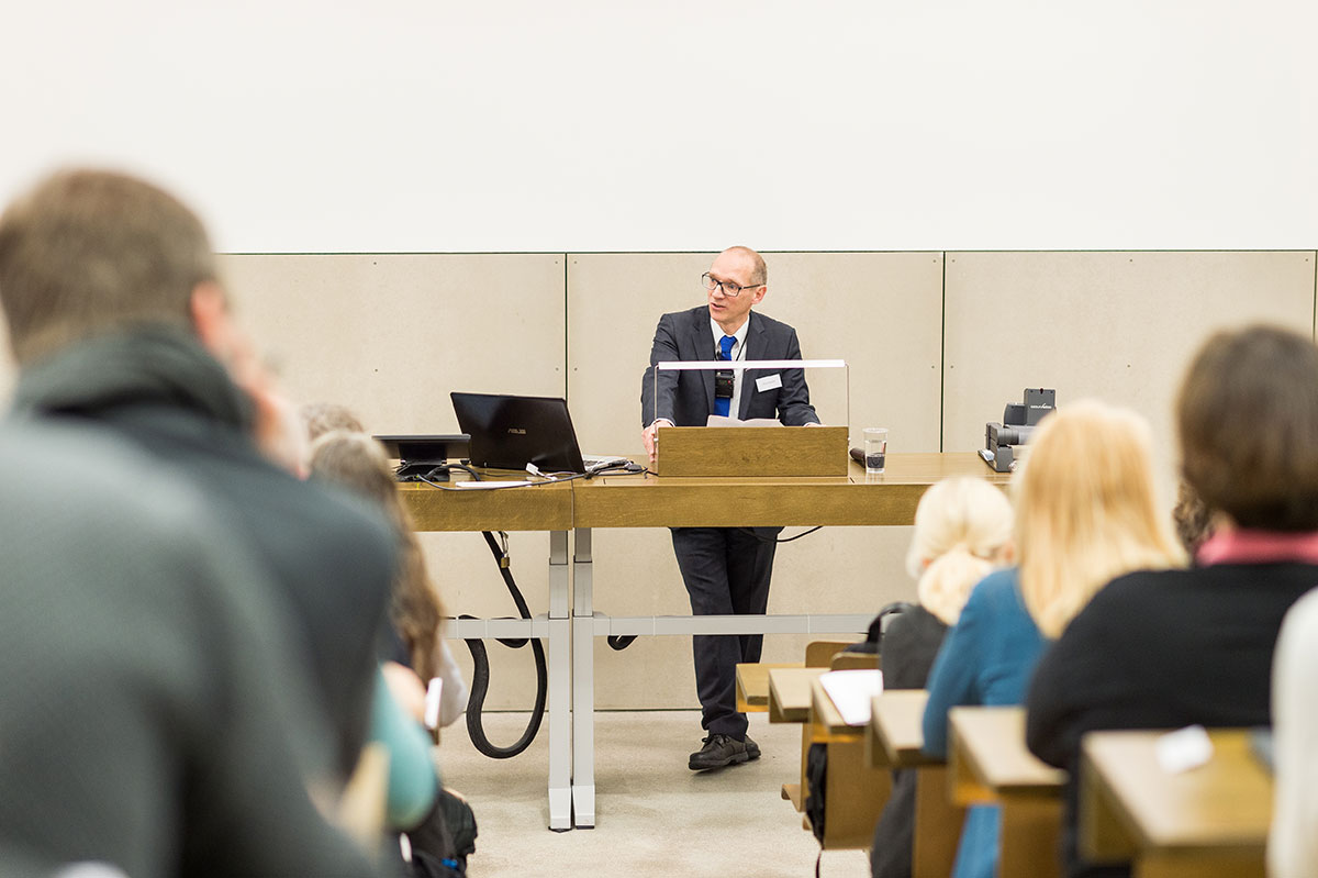 Bruno Moretti bei der Begrüssungsrede am Tag der Lehre. Alle Bilder: © Universität Bern, Ramon Lehmann.