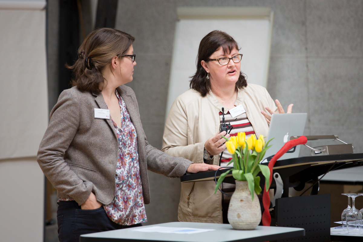 Annie Cottier (links) und Susan Oguro von der UTS stellen das Projekt MILSA vor. Bilder: Eve-Marie Lagger