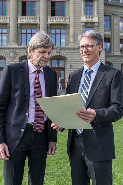 Dr. Hans-Jürg Schürmann, Präsident der Otto Naegeli Stiftung und Prof. Adrian F. Ochsenbein.