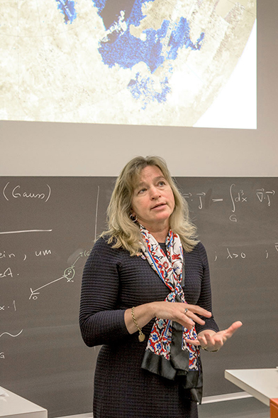 «Chief Scientist» Ellen Stofan sprach in Bern auch über aktuelle Projekte, Visionen und die Interessen der NASA.