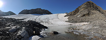 Schmelzender Gletscher auf dem Schnidejoch