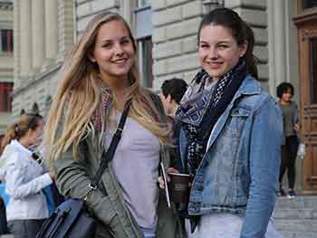 Jacqueline Konyo und Andrea Kaufmann haben sich aus praktischen Gründen für Bern entschieden.