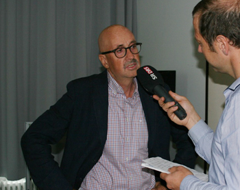Rolf Weingartner beim Interview mit dem Schweizer Radio