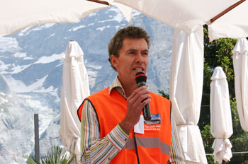 Kaspar Meuli am Mikrofon