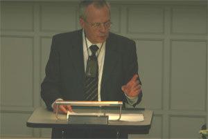 Oskar Bätschmann bei seiner Rede.