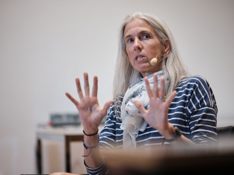 Die amerikanische Evolutionsbiologin Catherine Peichel im Gespräch.